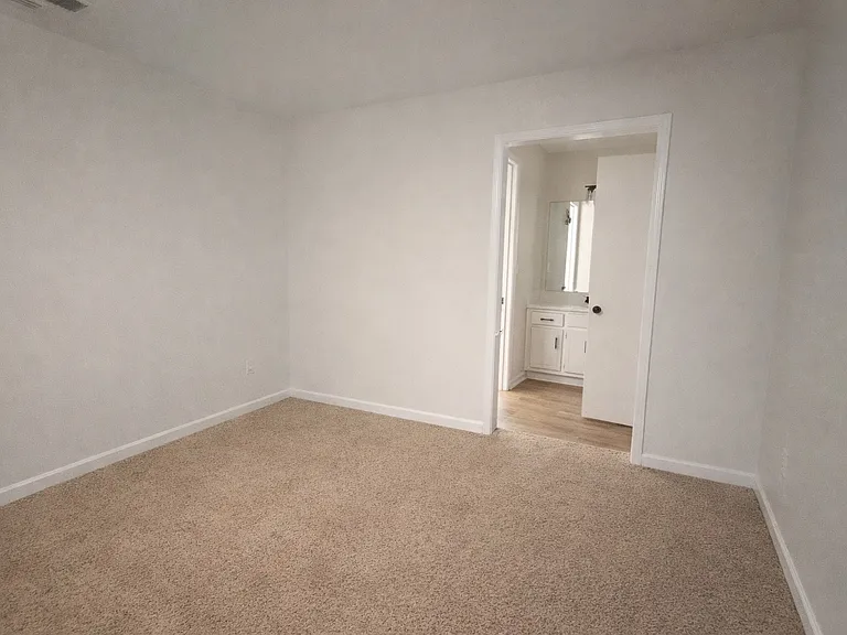 30 Fairfield Dr — Photo 9