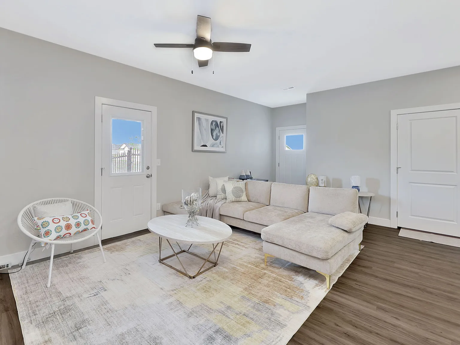 3 bed, $4,000 — Photo 3