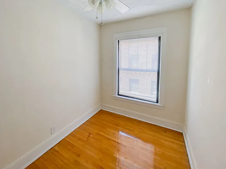 512-20 W. Cornelia — Photo 44