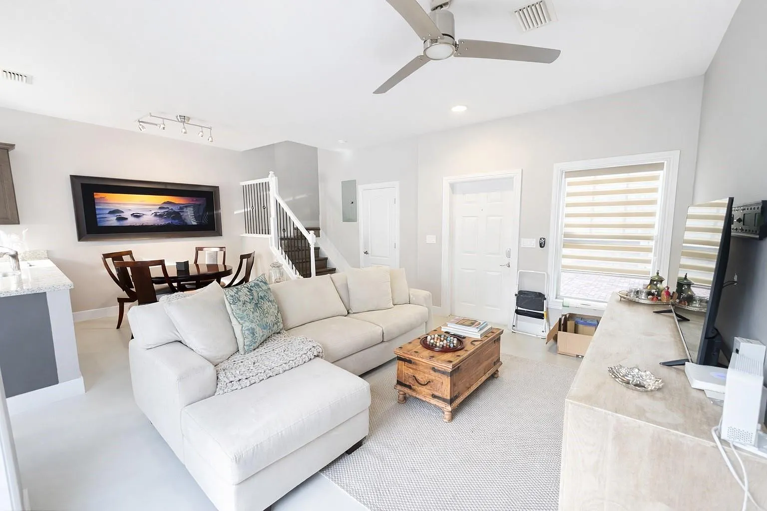 1 bed, 1.5 bath, 882 sqft, $2,700 — Photo 1