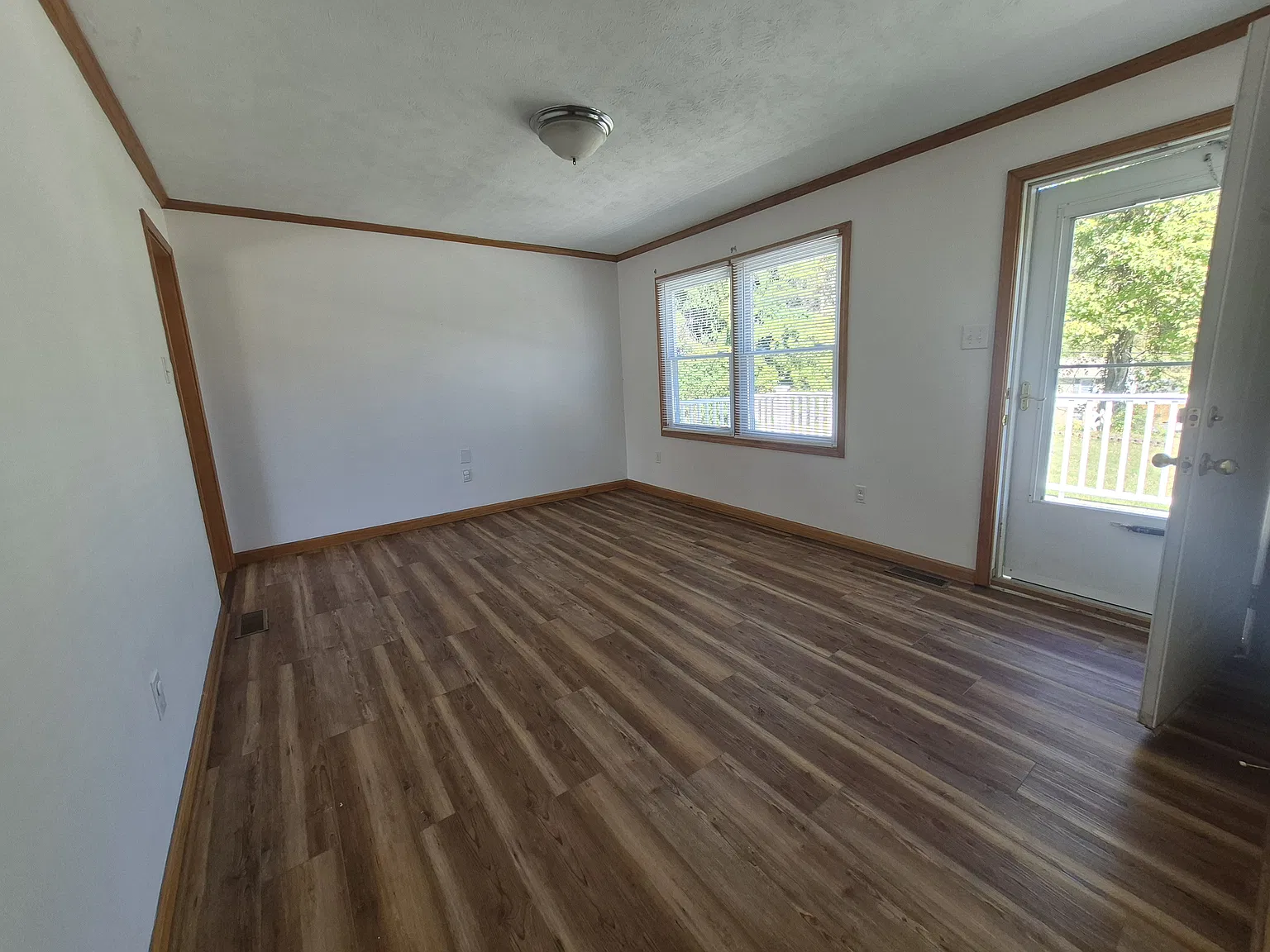 3 bed, 1008 sqft, $1,200 — Photo 2