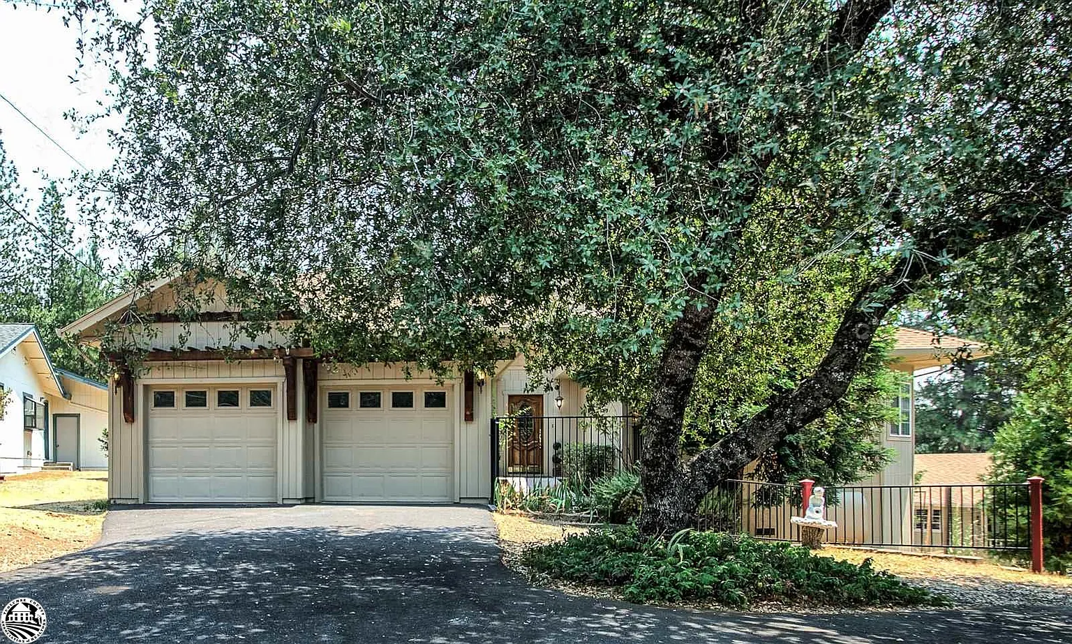 20707 Point View Dr photo 1