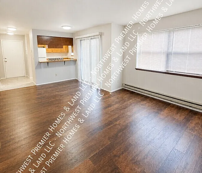114 NW 3rd Pl #E — Photo 1