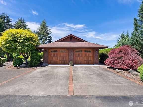 5th image of 557 71 Mossyrock Avenue