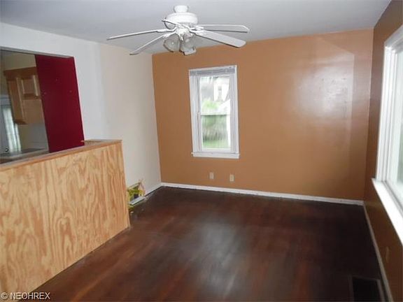 4th image of 120 Glenn St