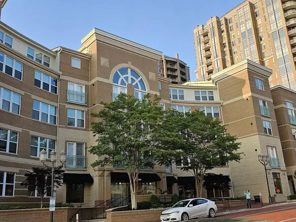 12000 Market St APT 210, Reston, VA 20190