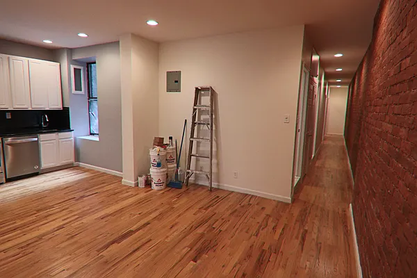 Rented by PMG Real Estate  | media 8