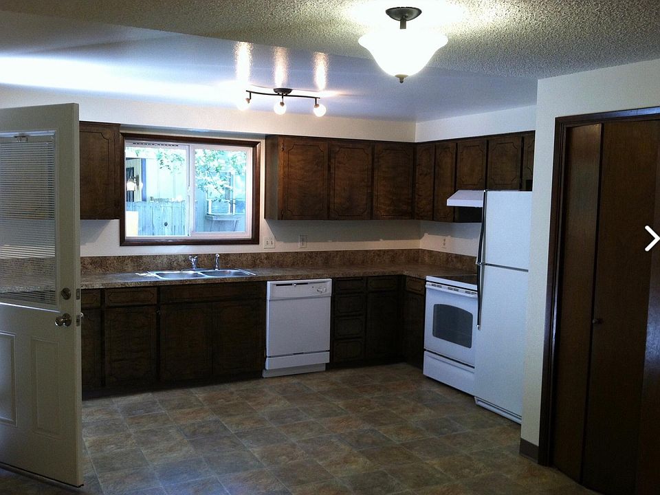 2nd image of 2079 NE Darby St