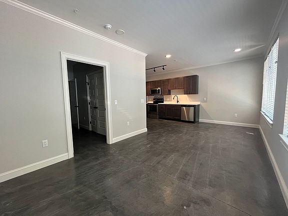 4th image of 605 Campbell Ave SE #207