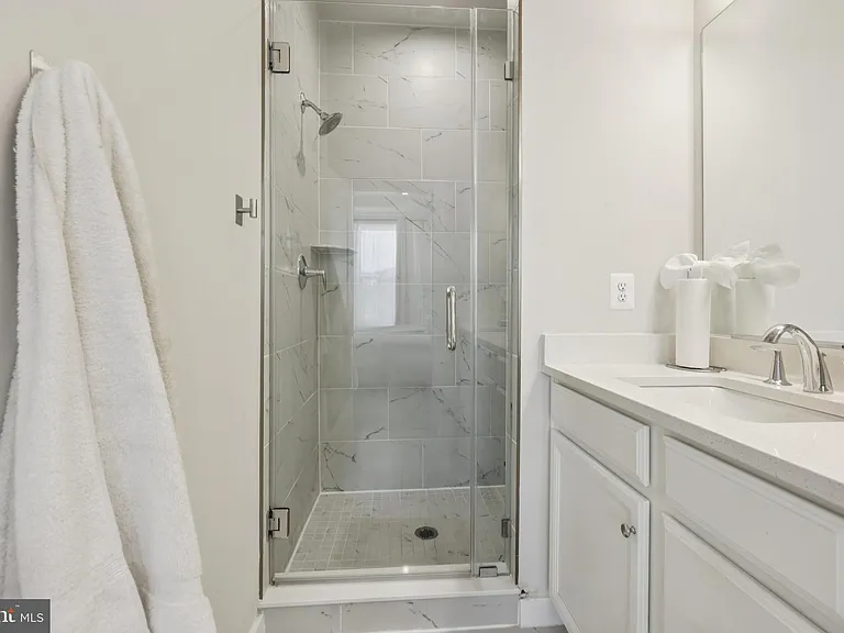 5601 Hyattsville Dr — Photo 34