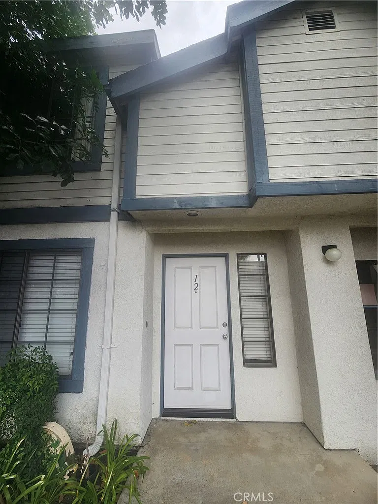 2 bed, 854 sqft, $2,550 — Photo 1
