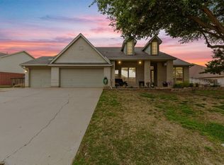 2 Adams Ct, Mansfield, TX 76063