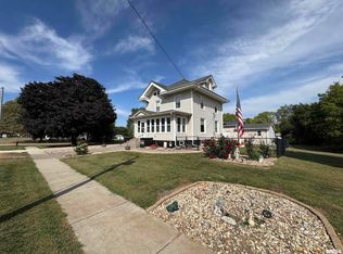 337 W Chestnut St, Oneida, IL 61467