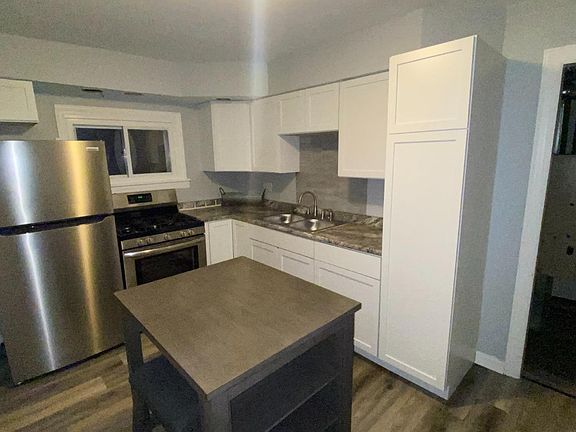 5th image of 2775 Benton St