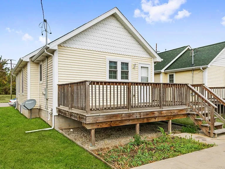 2203 Ottawa Ave — Photo 13