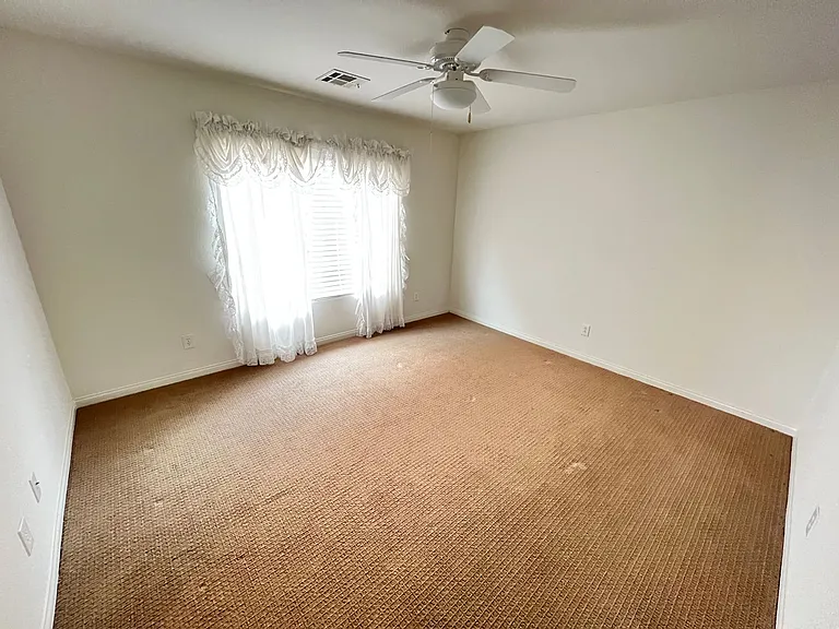 742 Canary Wharf Dr — Photo 30