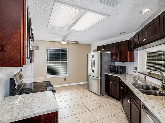 3rd image of 2200 Heath Green Pl S