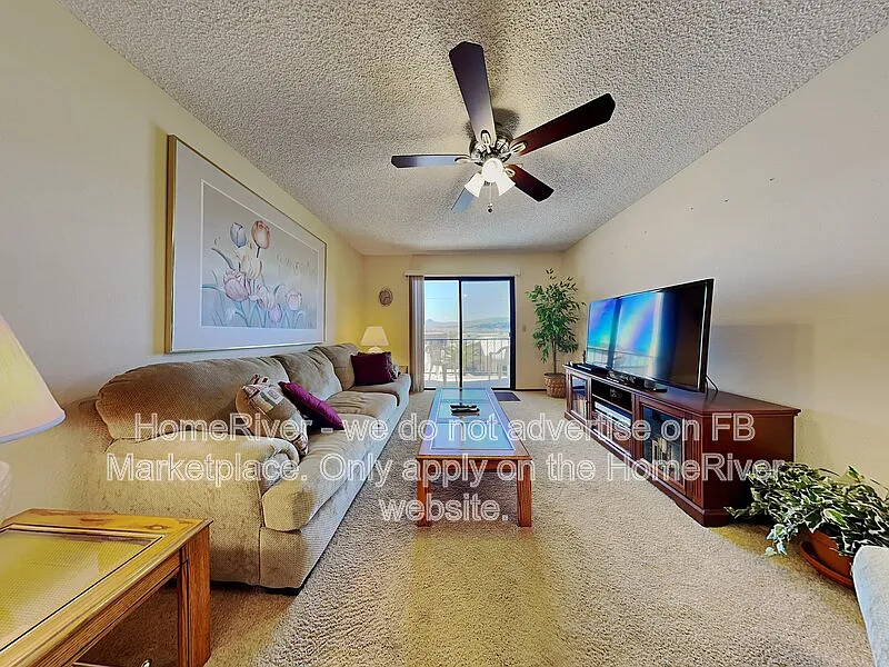 1 bed, 1.5 bath, 756 sqft, $1,300 — Photo 2