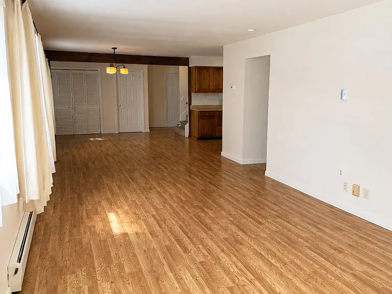 17 Berkshire Ave — Photo 2