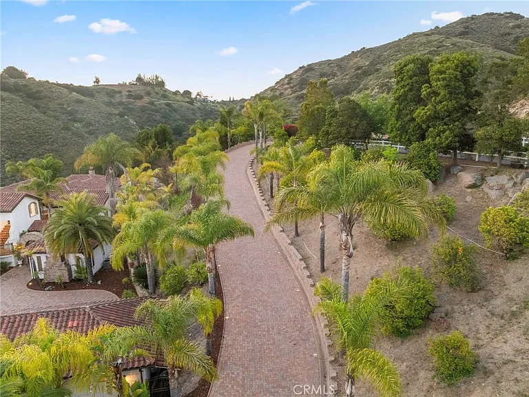 44915 Palladian Ct — Photo 17