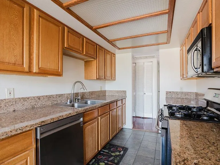 1134 Campbell St #307 — Photo 19