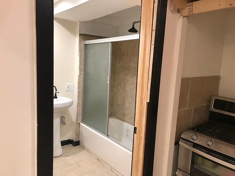 9616 S Exchange Ave #1R — Photo 15