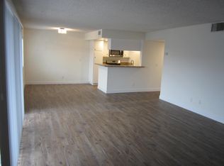 1155 S Barrington Ave #205, Los Angeles, CA 90049