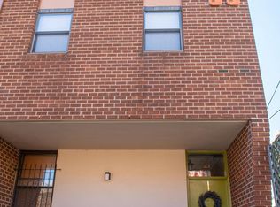 1928 Nectarine St, Philadelphia, PA 19130