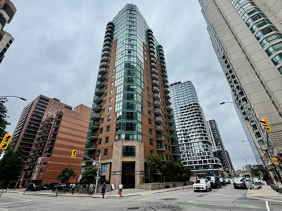 445 Laurier Ave W #505