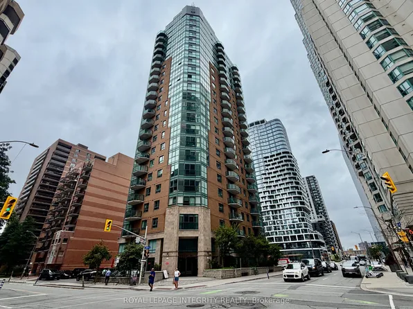 445 Laurier Ave W, Ottawa, ON