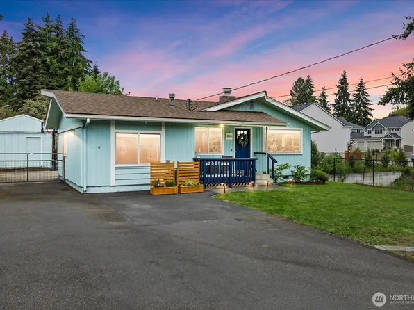 2018 5th Street SW, Puyallup, WA 98371