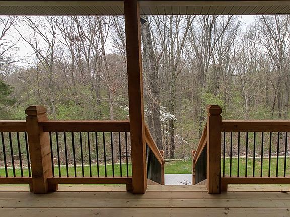 5th image of 30 Carroll Dr