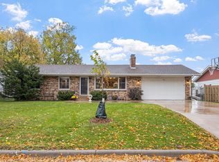 737 McCallum Dr, New Brighton, MN 55112