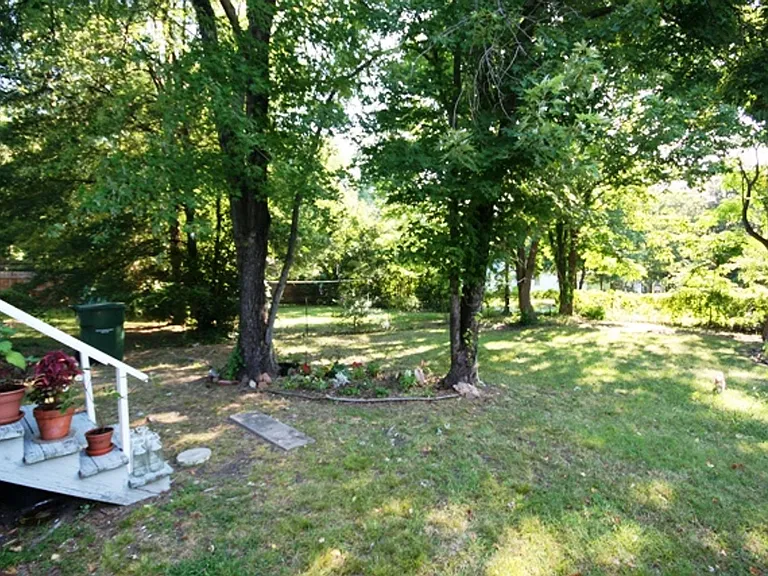 906 Lancaster St #A — Photo 13