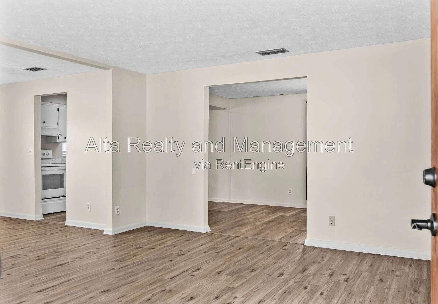 3 bed, 2.0 bath, 1272 sqft, $1,830 — Photo 3