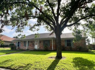 2402 Meadow Creek Dr, Carrollton, TX 75006