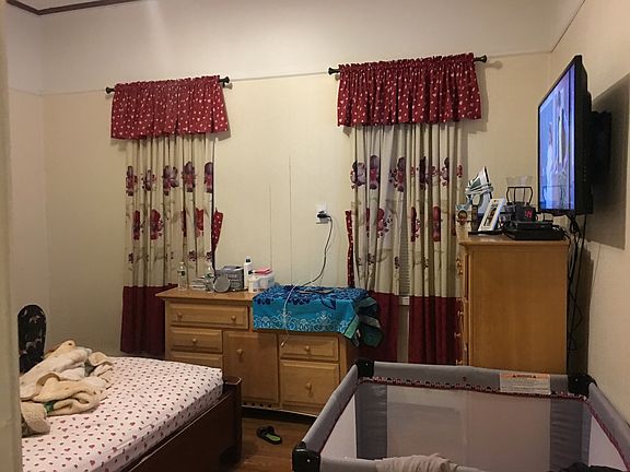 2nd image of 403 Whiton St