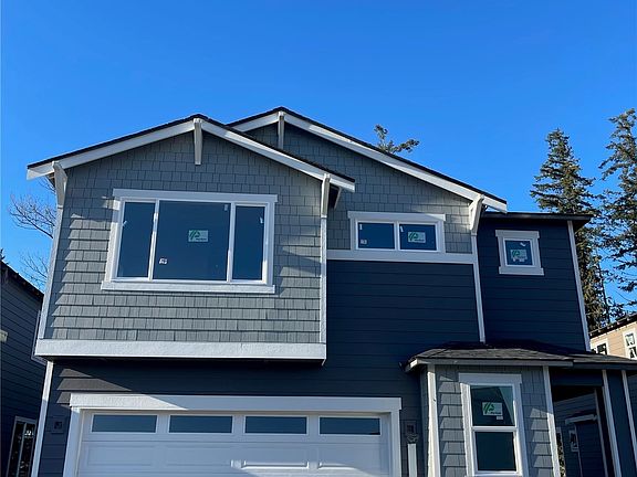 2nd image of 17844 139th Avenue E #28