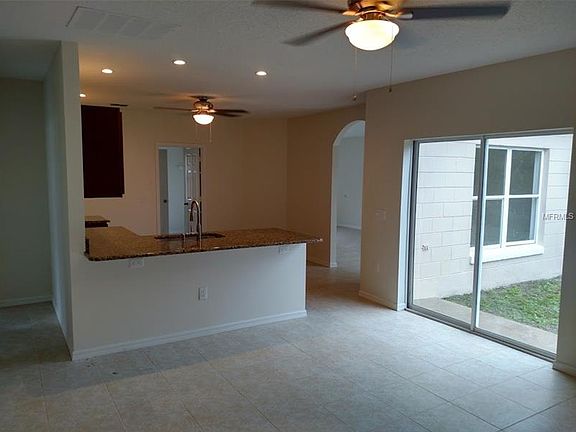 4th image of 242 Bedford Dr