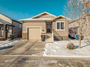 218 E Grassland Blvd W, Lethbridge, AB T1J 5J4