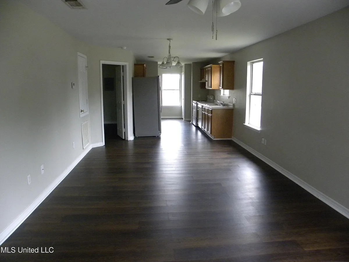 Building Photo - 270 Rodenberg Ave #B