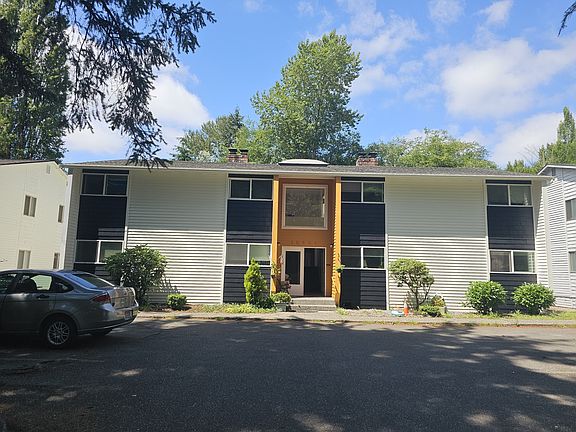 2nd image of 19421 28th Ave NE APT A