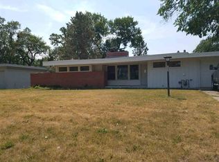 232 Souris Dr, Minot, ND 58701