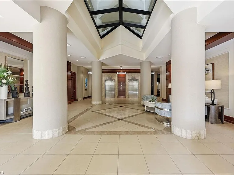 4551 Gulf Shore Blvd N #200 — Photo 44