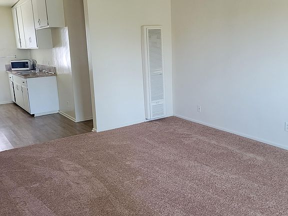 2nd image of 16502 Brighton Ave #6