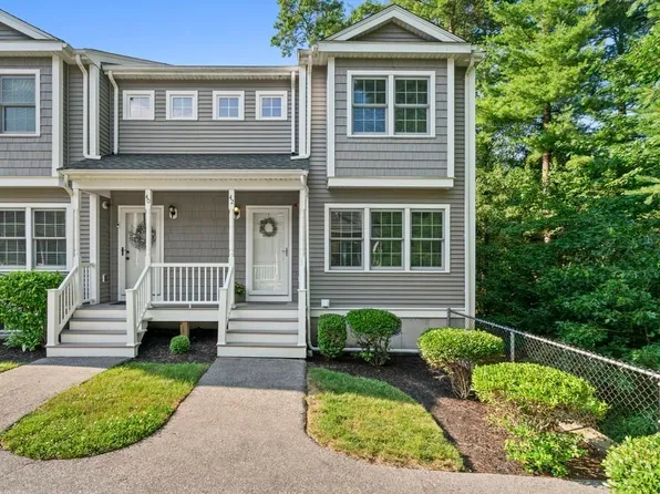 42 Great Cedar Dr #42, Hanson, MA 02341