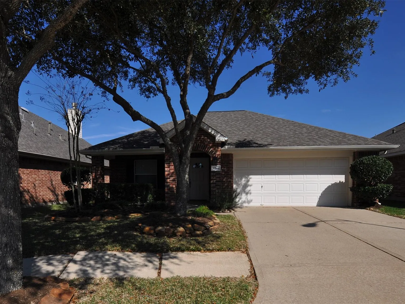 3 bed, 2.0 bath, 1513 sqft, $1,890 — Photo 2