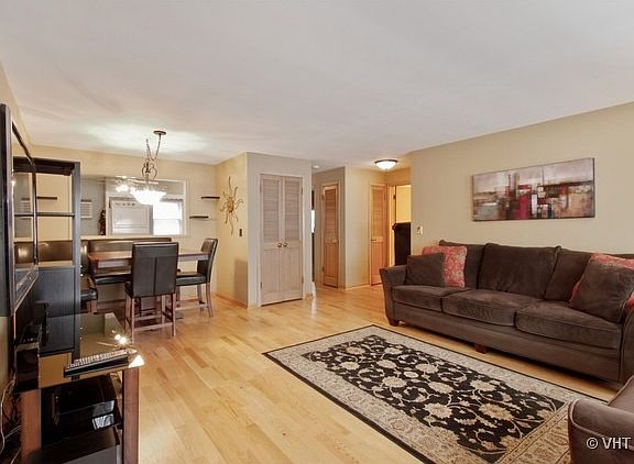 4th image of 4107 N Keeler Ave APT 2G
