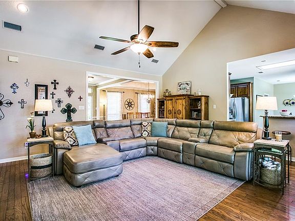 4th image of 1510 Abbotts Ln