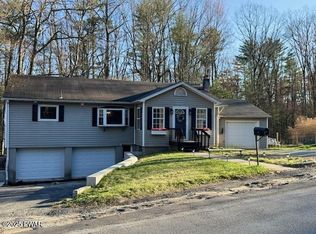 11 Schumacher Pond Rd, Barryville, NY